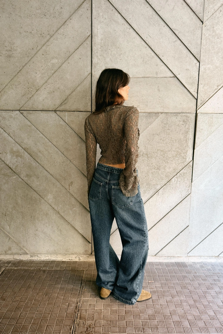 Короткий кружевной жакет с оборками