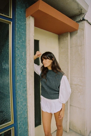 Футболка с комбинированным жилетом- Заказать в России