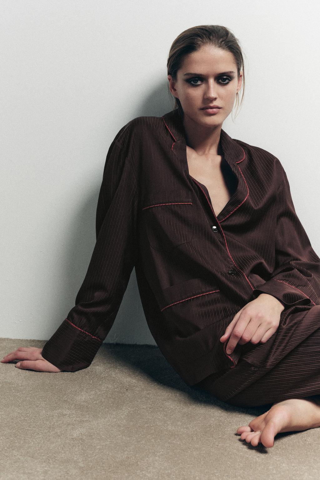 РУБАШКА В ПИЖАМНОМ СТИЛЕ В ПОЛОСКУ С КОНТРАСТНЫМИ ДЕТАЛЯМИ