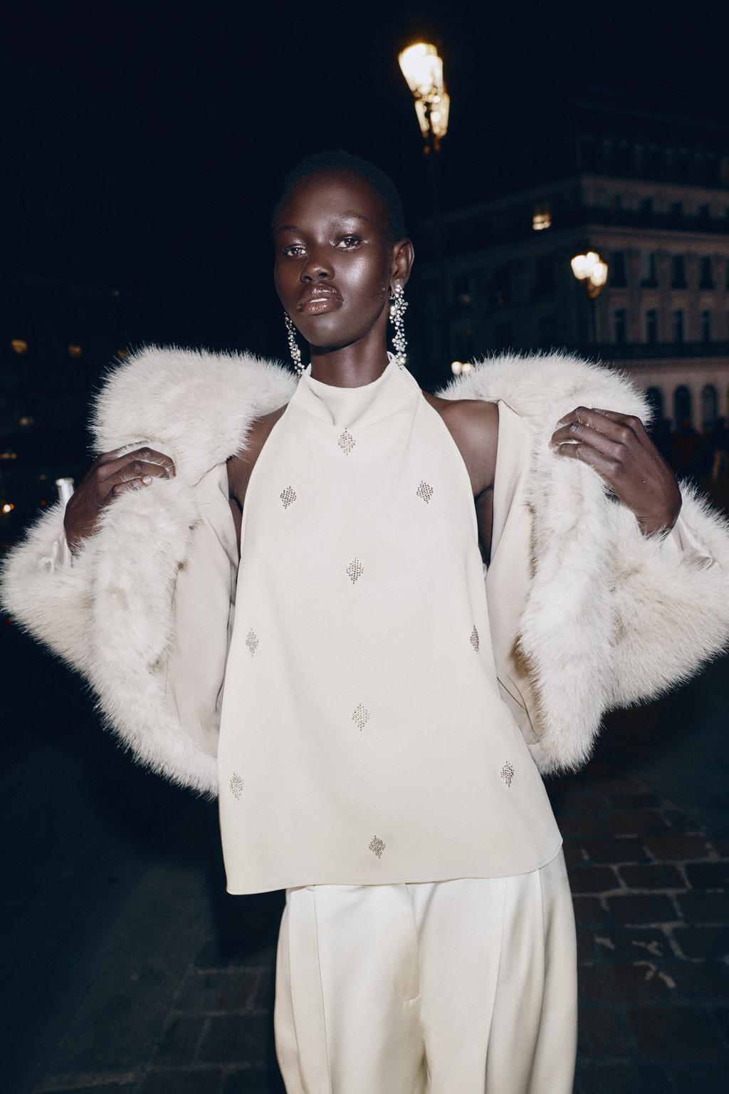 ТОП С ГОРЛОВИНОЙ ХАЛТЕР И БУСИНАМИ