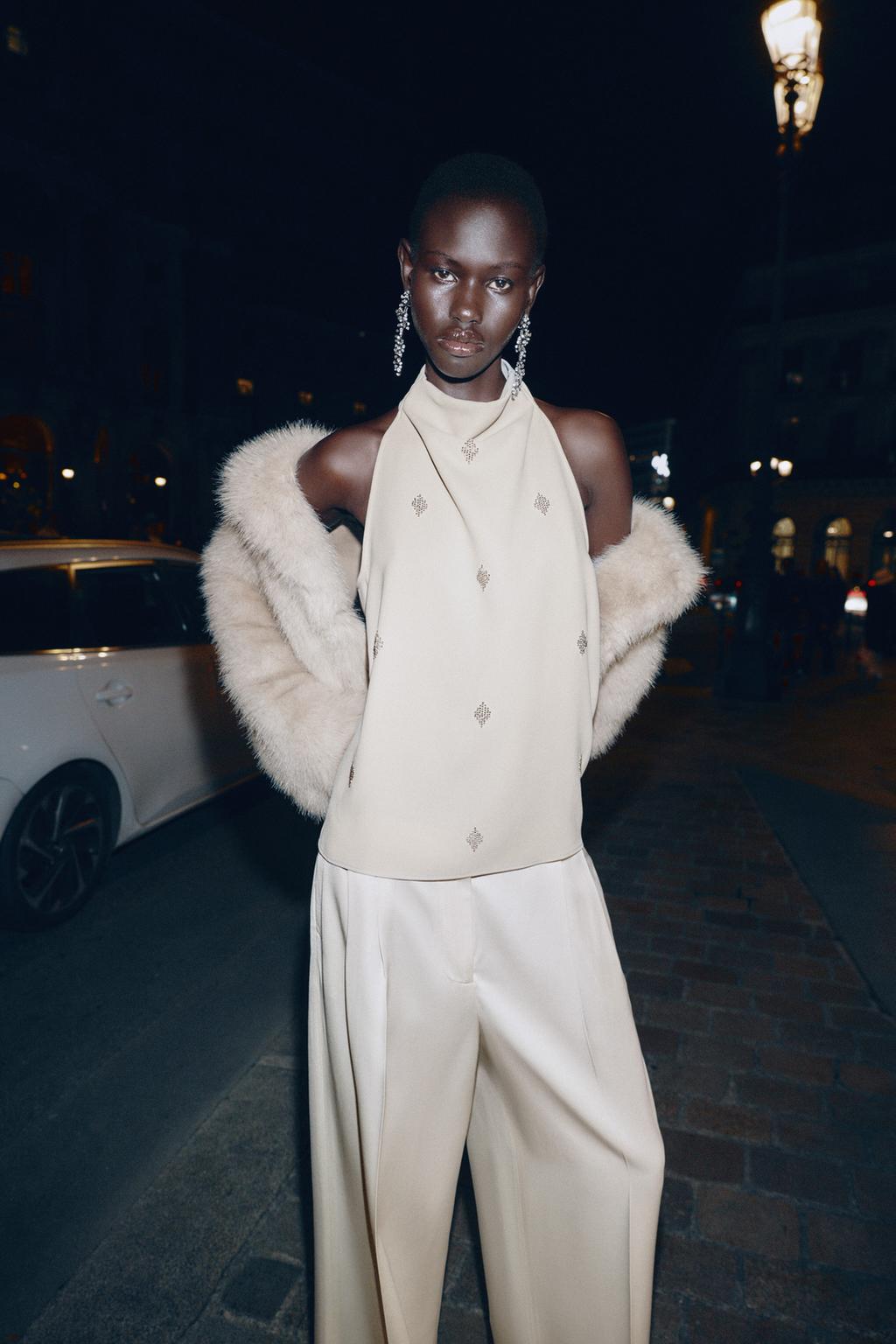 ТОП С ГОРЛОВИНОЙ ХАЛТЕР И БУСИНАМИ