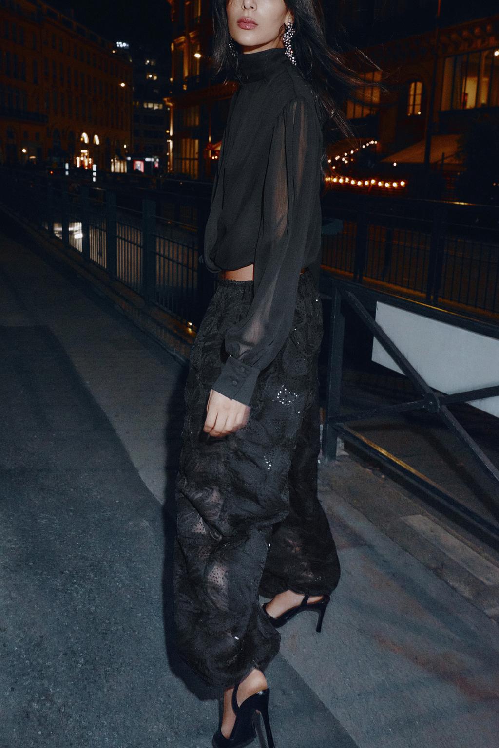 ПОЛУПРОЗРАЧНЫЙ ТОП С ДРАПИРОВАННЫМИ РУКАВАМИ-БАЛЛОНАМИ