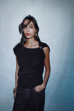 Джерси с брошью и рукавами «крылышко»- Заказать в России