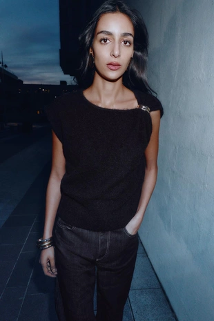 Джерси с брошью и рукавами «крылышко»- Заказать в России