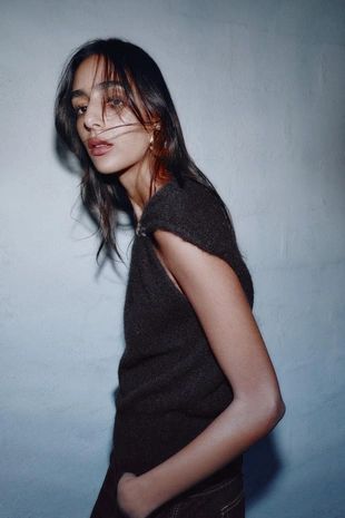 Джерси с брошью и рукавами «крылышко»- Заказать в России