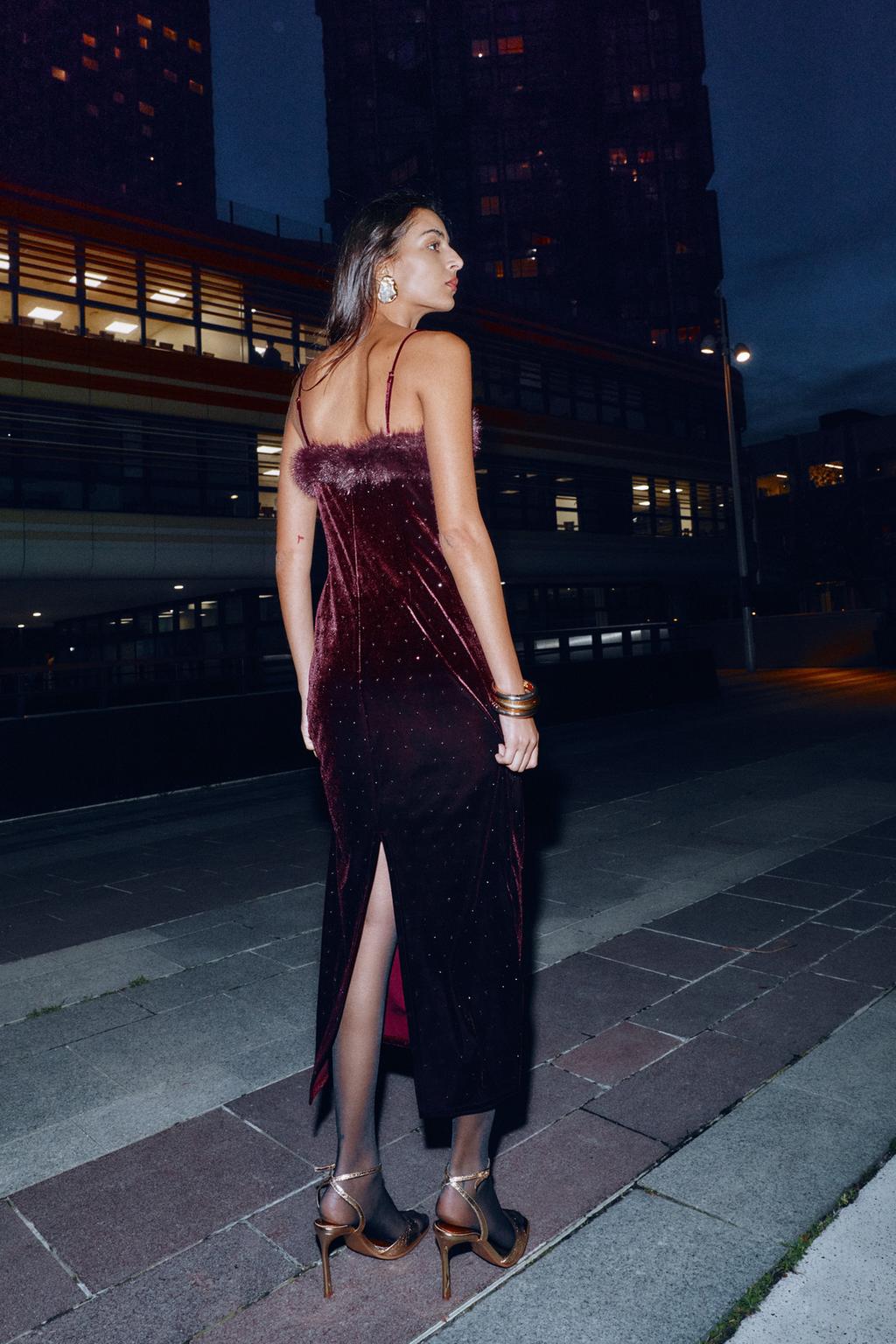 БАРХАТНОЕ ПЛАТЬЕ МИДИ С БУСИНАМИ И ВОРСИСТЫМ ЭФФЕКТОМ