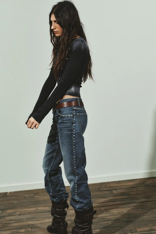 Топ с эффектом потертости и заклепками- Заказать в России