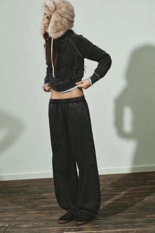 Брюки CARROT с эффектом потертости- Заказать в России