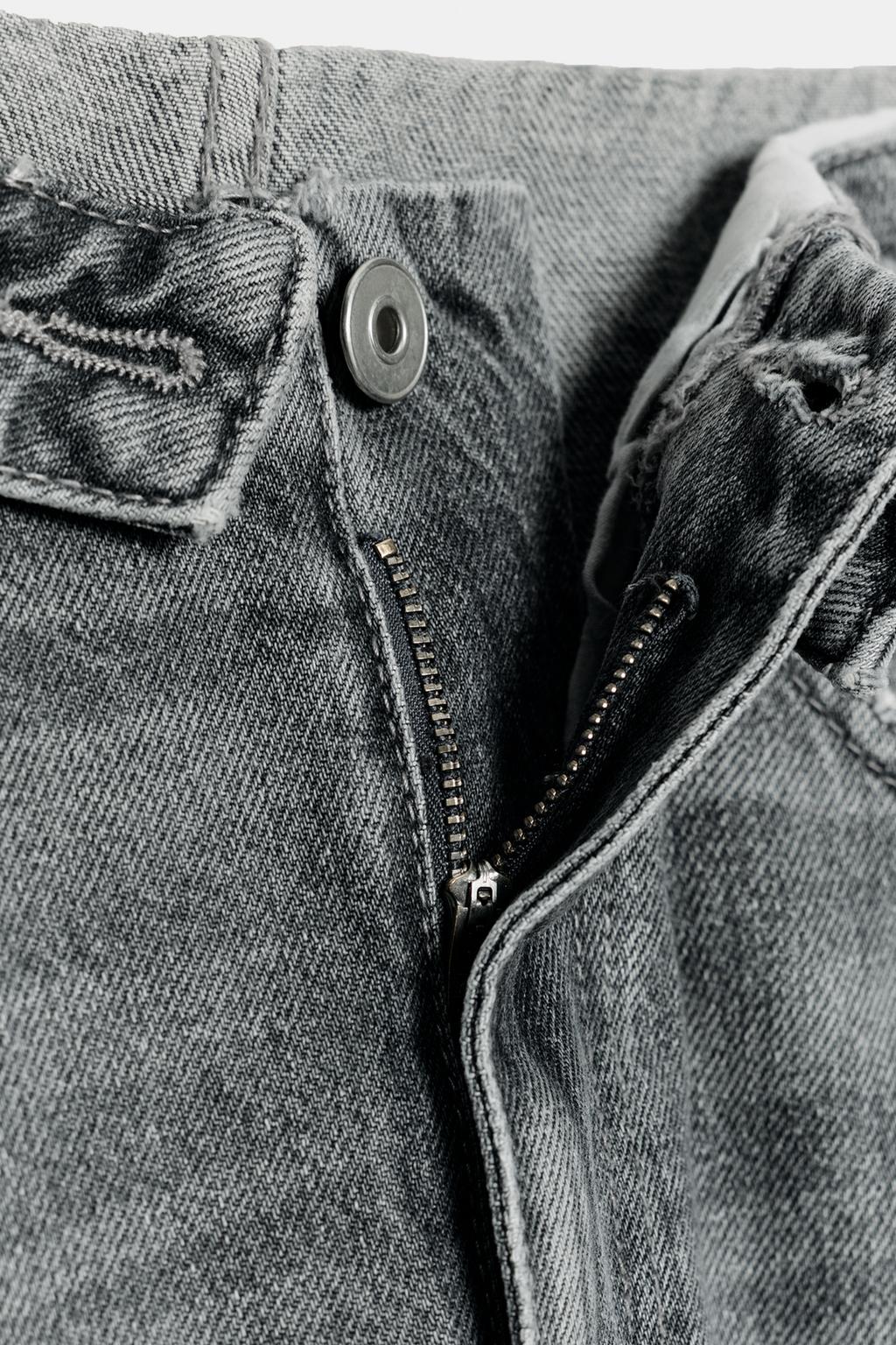 ДЖИНСЫ TRF СО СРЕДНЕЙ ПОСАДКОЙ И ОТВОРОТОМ НА ПОЯСЕ