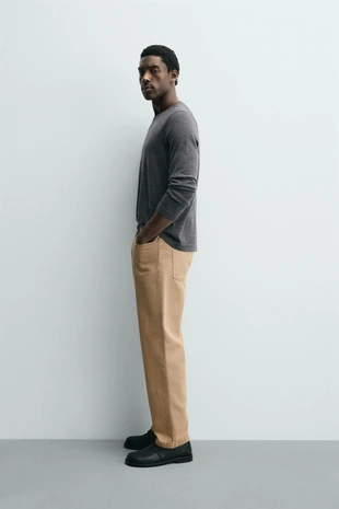 Джинсы классического кроя с эффектом потертости- Заказать в России