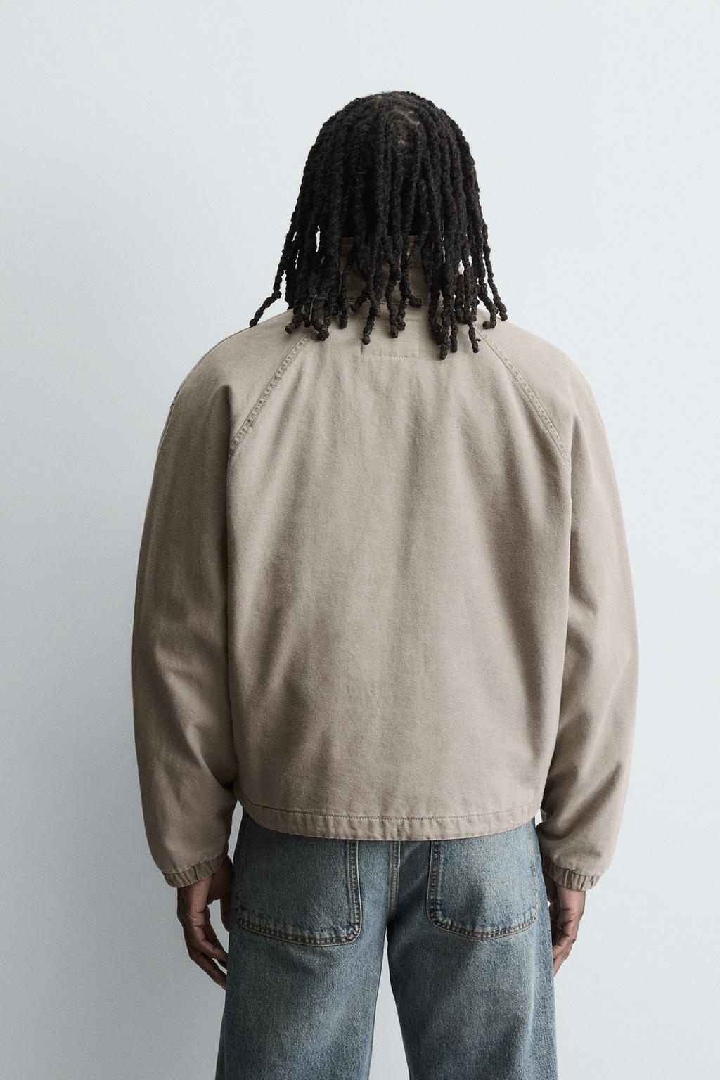 СТЕГАНАЯ КУРТКА С КОМБИНИРОВАННЫМ ВОРОТНИКОМ