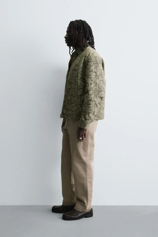 Стеганая куртка JACQUARD с абстрактным узором- Заказать в России