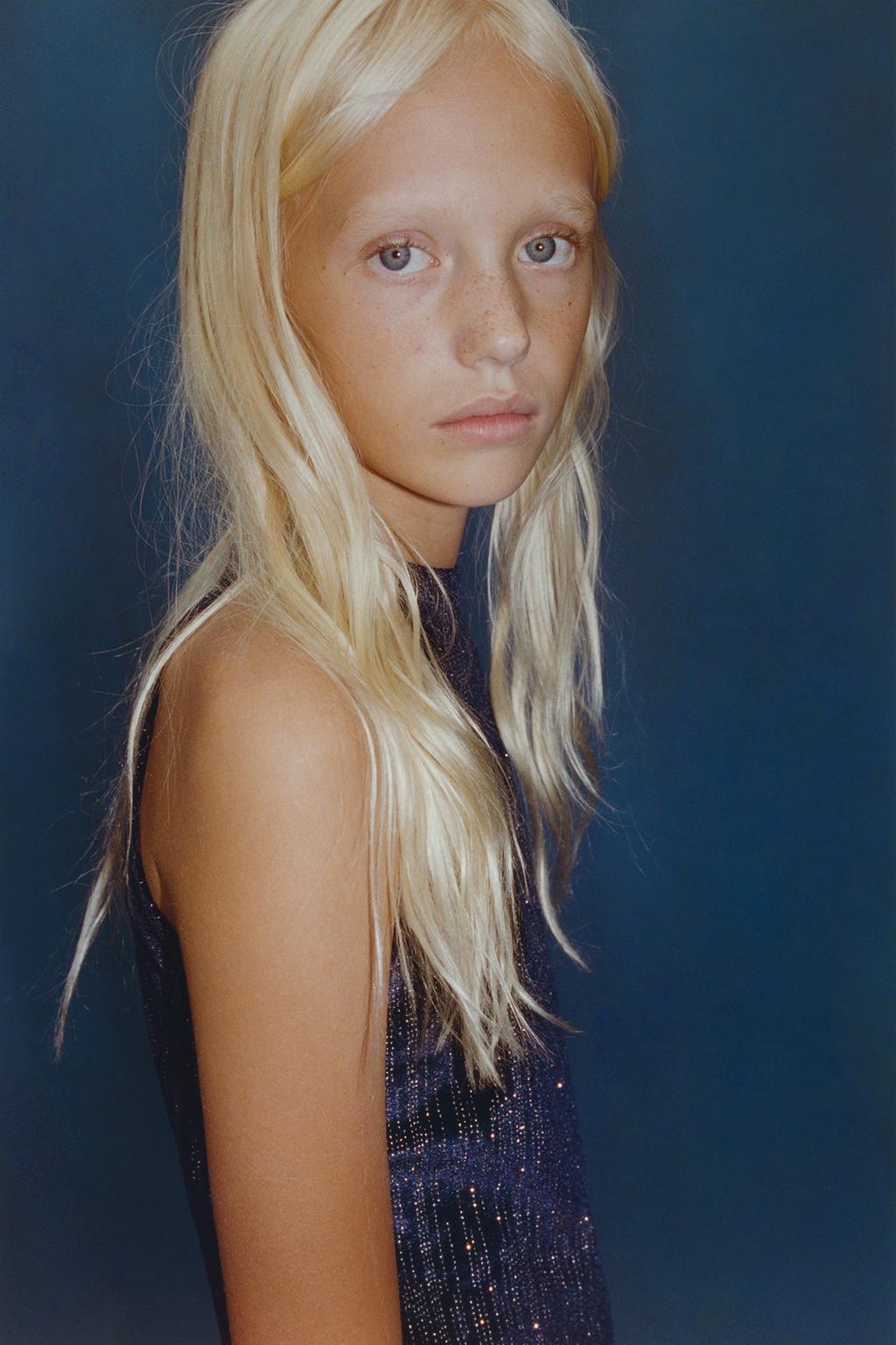 БАРХАТНЫЙ ТОП С БЛЁСТКАМИ