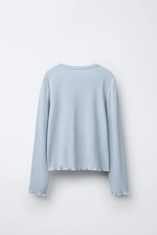 Футболка в рубчик с пайетками