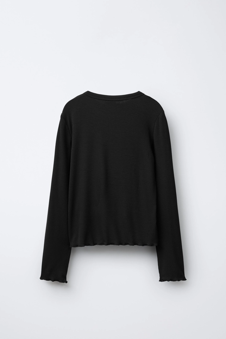 Футболка с пайетками и ребристой текстурой