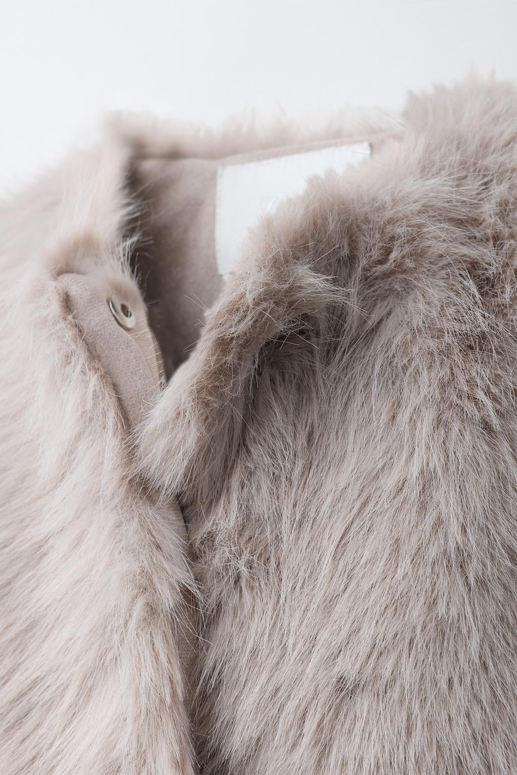 КОРОТКАЯ КУРТКА ИЗ ИСКУССТВЕННОГО МЕХА