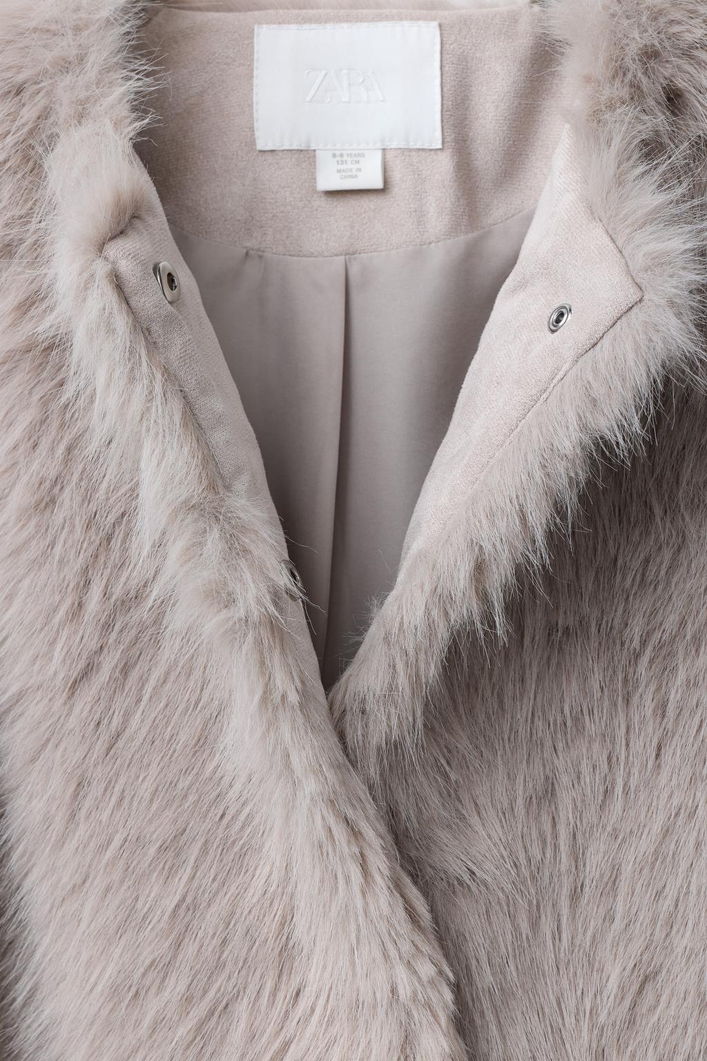 КОРОТКАЯ КУРТКА ИЗ ИСКУССТВЕННОГО МЕХА