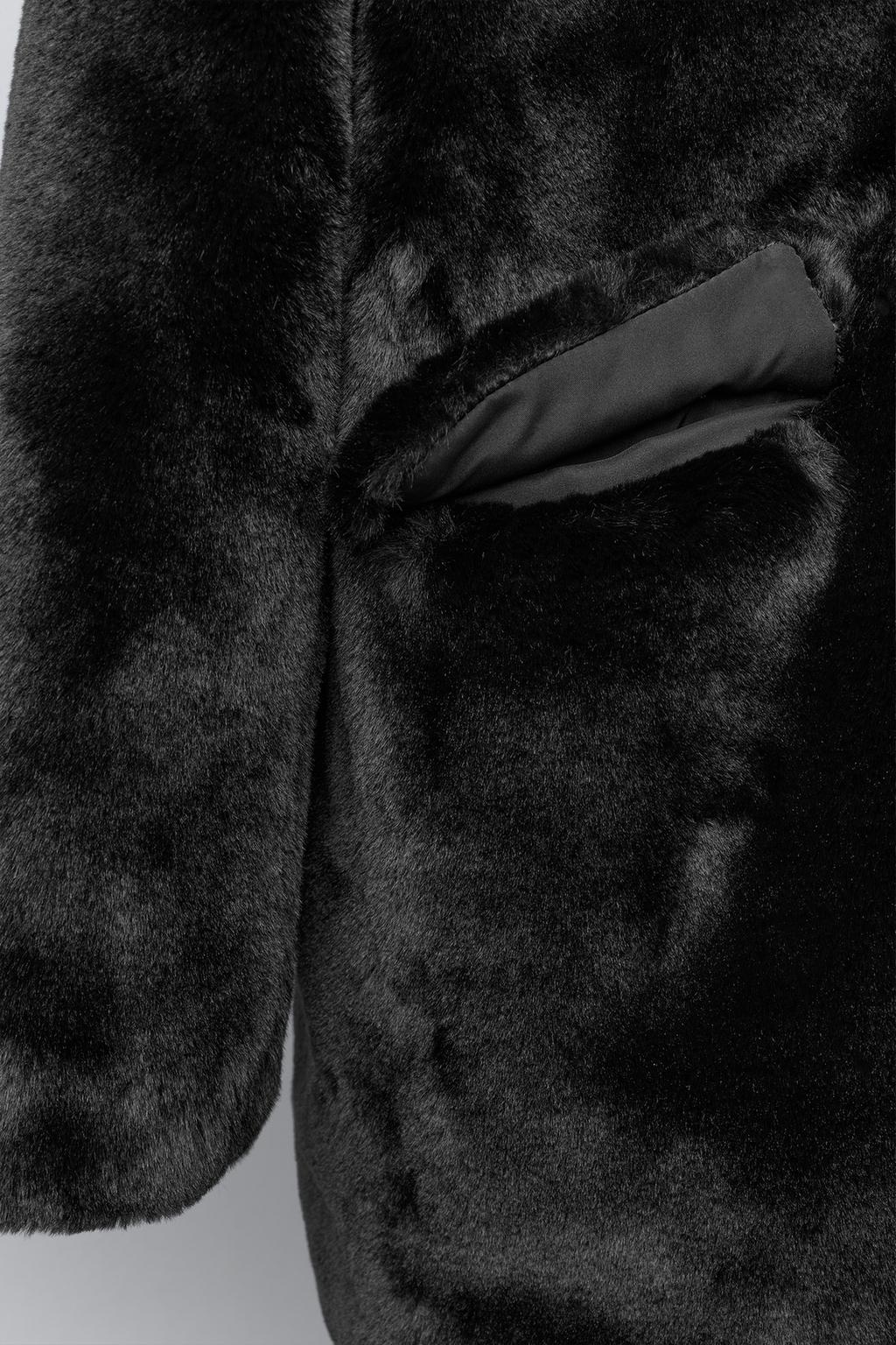 ДЛИННОЕ ПАЛЬТО ИЗ ИСКУССТВЕННОГО МЕХА