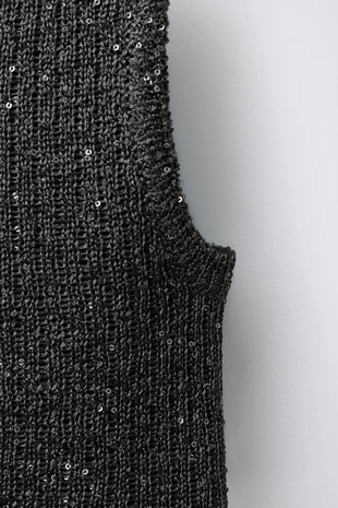 Вязаный топ с пайетками