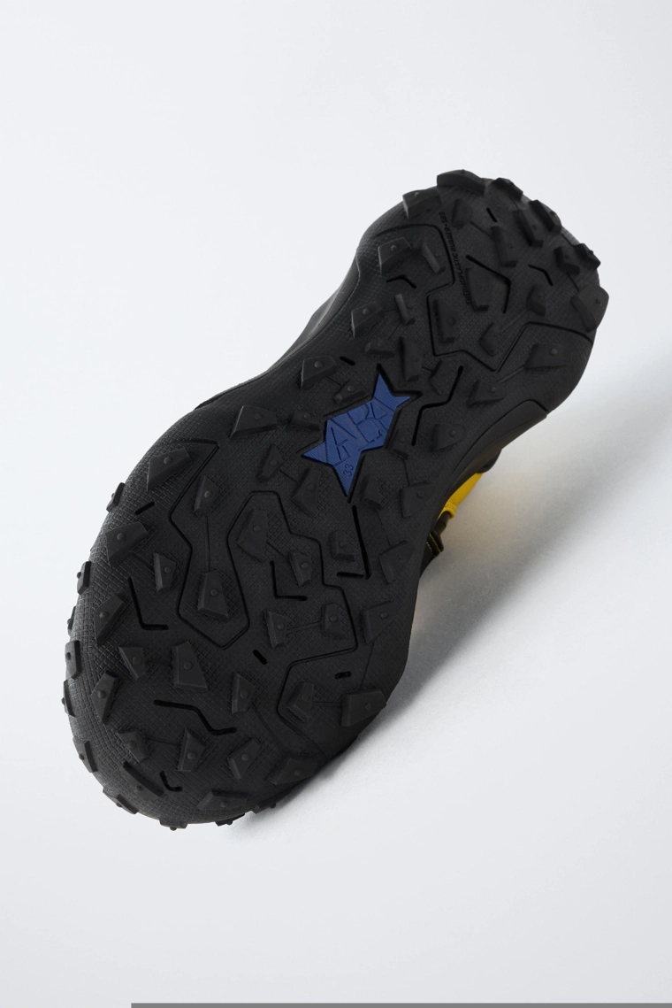 Стеганые водонепроницаемые снегоботинки