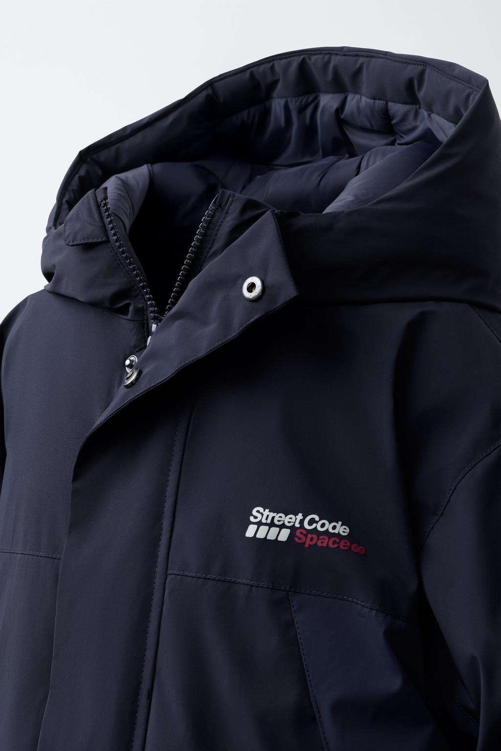 СТЕГАНАЯ КУРТКА В СТИЛЕ КОЛОР-БЛОК