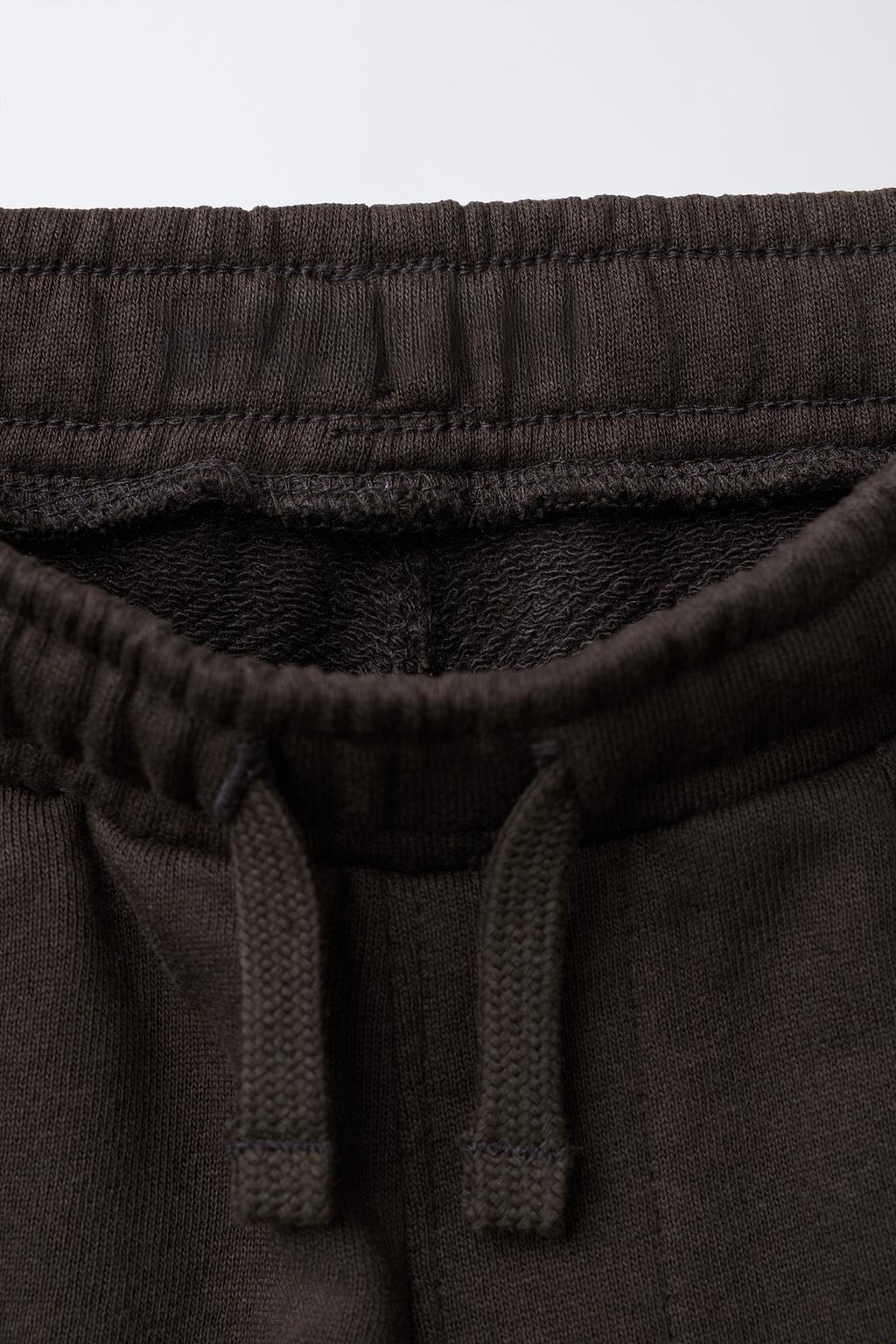 КОМБИНИРОВАННЫЕ БРЮКИ-ДЖОГГЕРЫ ИЗ МЯГКОЙ ТКАНИ