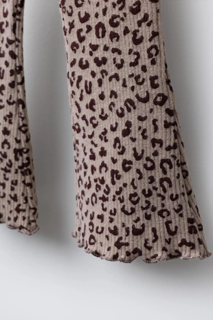 Легинсы FLARE SOFT TOUCH с принтом- Заказать в России