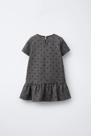 Платье из ткани «гусиная лапка» с рельефными сердечками- Заказать в России