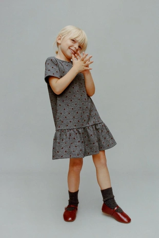 Платье из ткани «гусиная лапка» с рельефными сердечками- Заказать в России