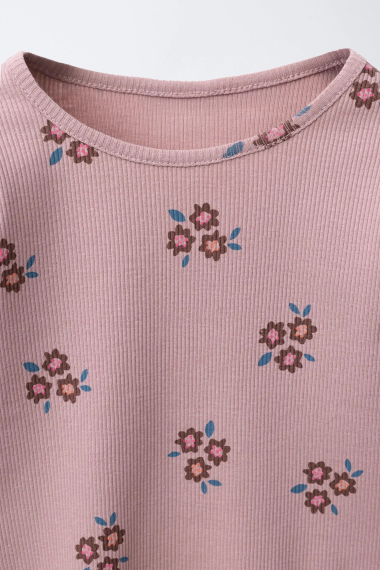 Набор из ребристой футболки с цветочным узором и леггинсов