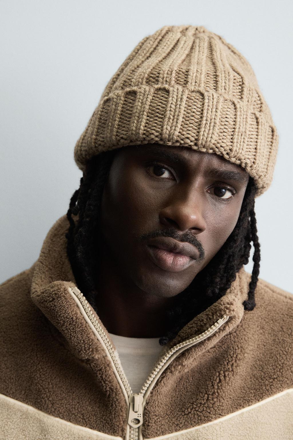 КУРТКА ИЗ ИСКУССТВЕННОЙ ОВЧИНЫ С КОНТРАСТНЫМИ ВСТАВКАМИ