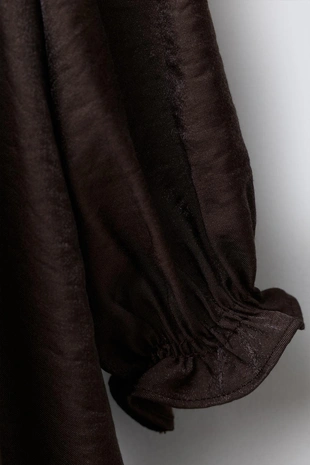 Атласное платье с контрастным кружевом- Заказать в России