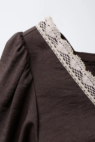 Атласное платье с контрастным кружевом- Заказать в России