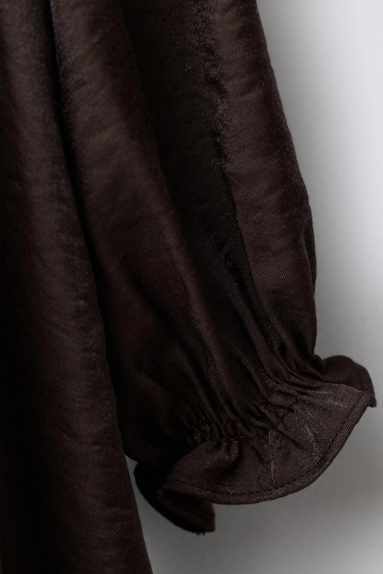 Платье с кружевными вставками