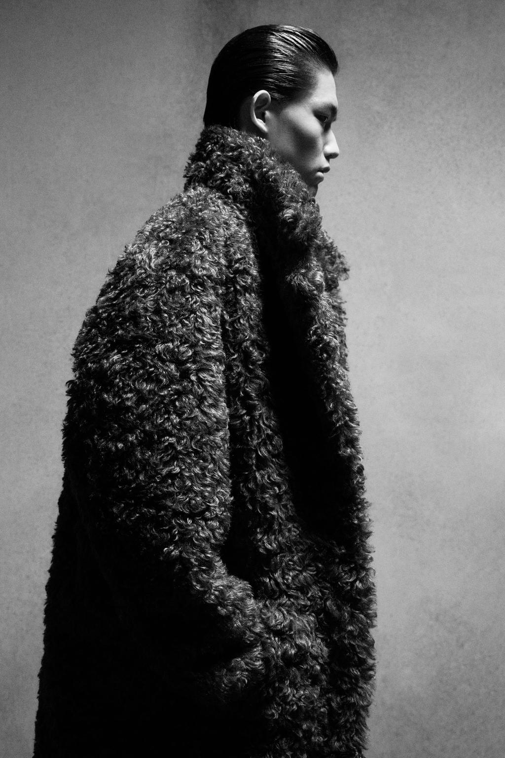 Пальто из кожи ludovic de saint sernin x zara