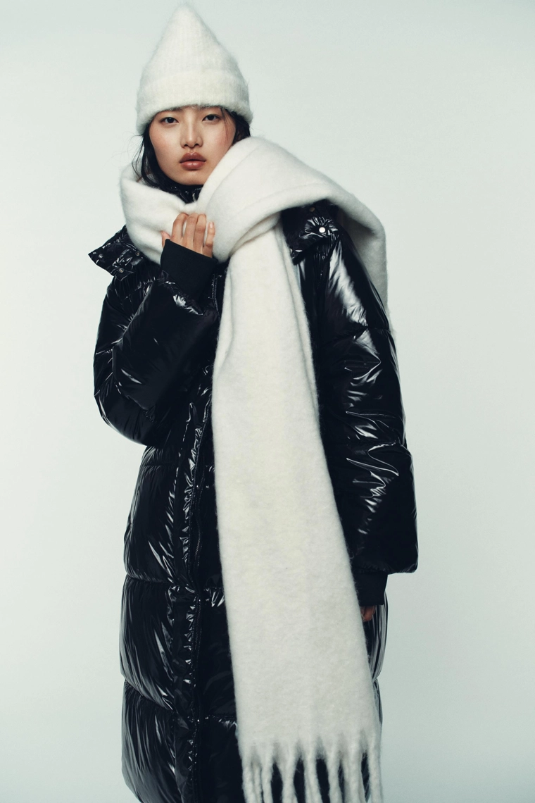 Длинный блестящий анорак