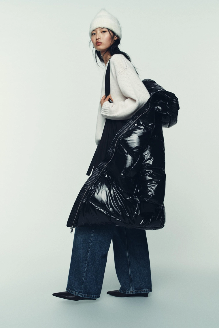 Длинный блестящий анорак