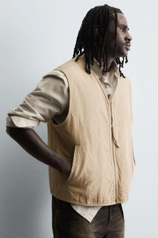 Жилет из хлопка с эффектом потертости и строчкой- Заказать в России