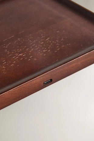 Деревянный поднос с зарядным устройством для телефона- Заказать в России