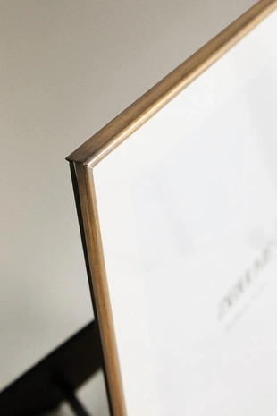 Фоторамка с тонкой металлической рамкой- Заказать в России