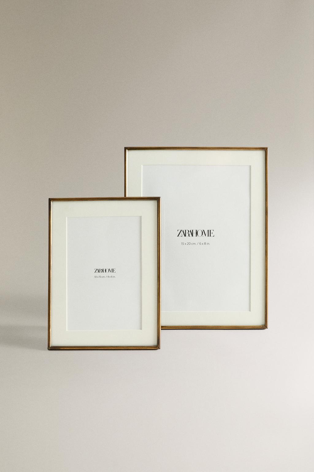 Фоторамка с тонкой металлической рамкой