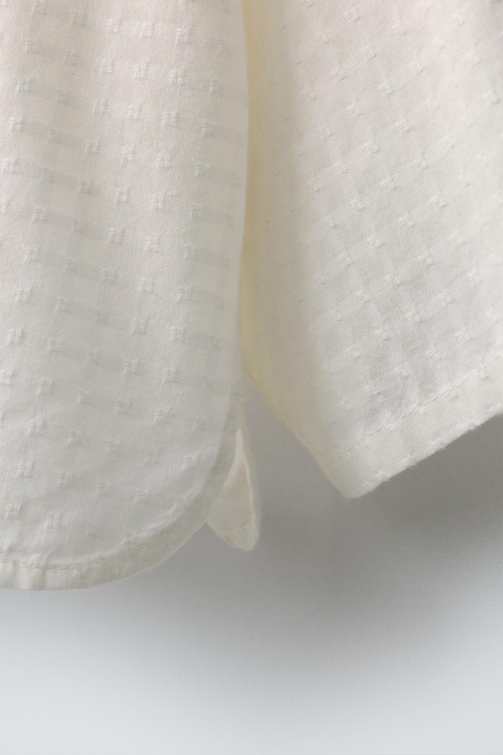 РУБАШКА ИЗ РЕЛЬЕФНОЙ ТКАНИ С ЗАПАХОМ