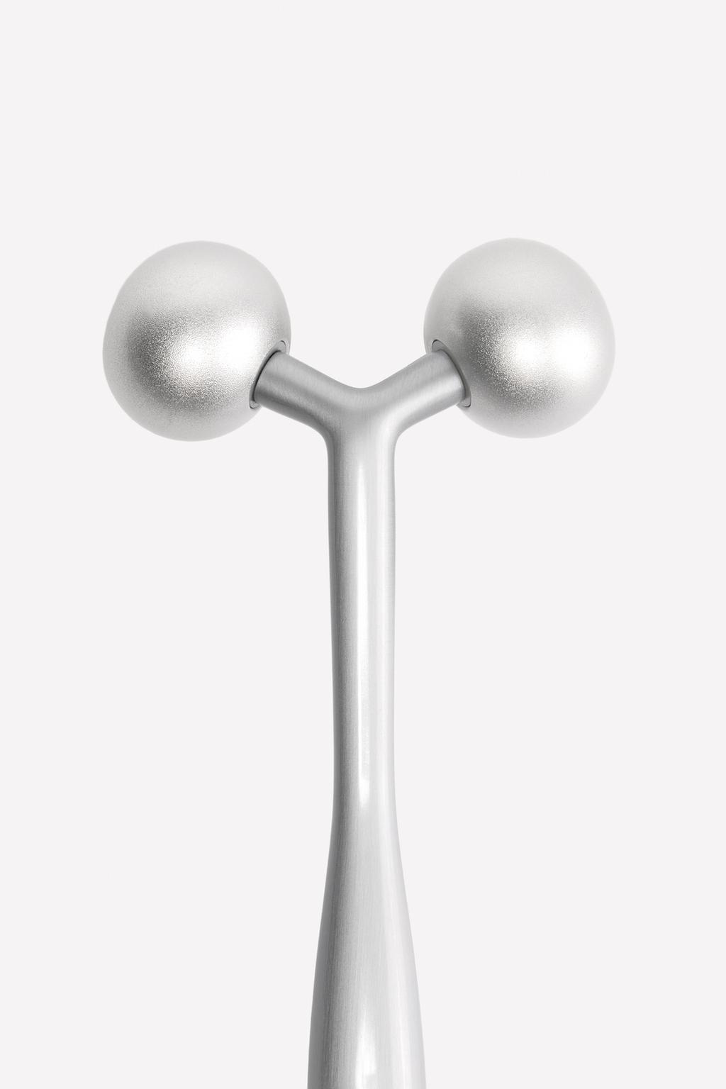 Ролик для лица ludovic de saint sernin x zara