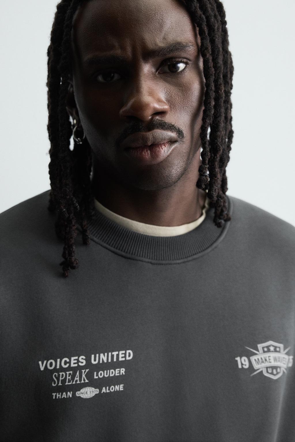 ТОЛСТОВКА С КОМБИНИРОВАННЫМ ПРИНТОМ