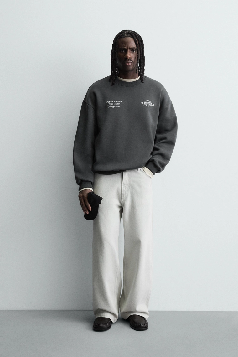 Свитшот с комбинированным принтом