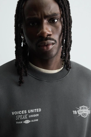 Толстовка с комбинированным принтом- Заказать в России