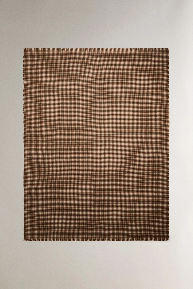 Плед в клетку с бахромой