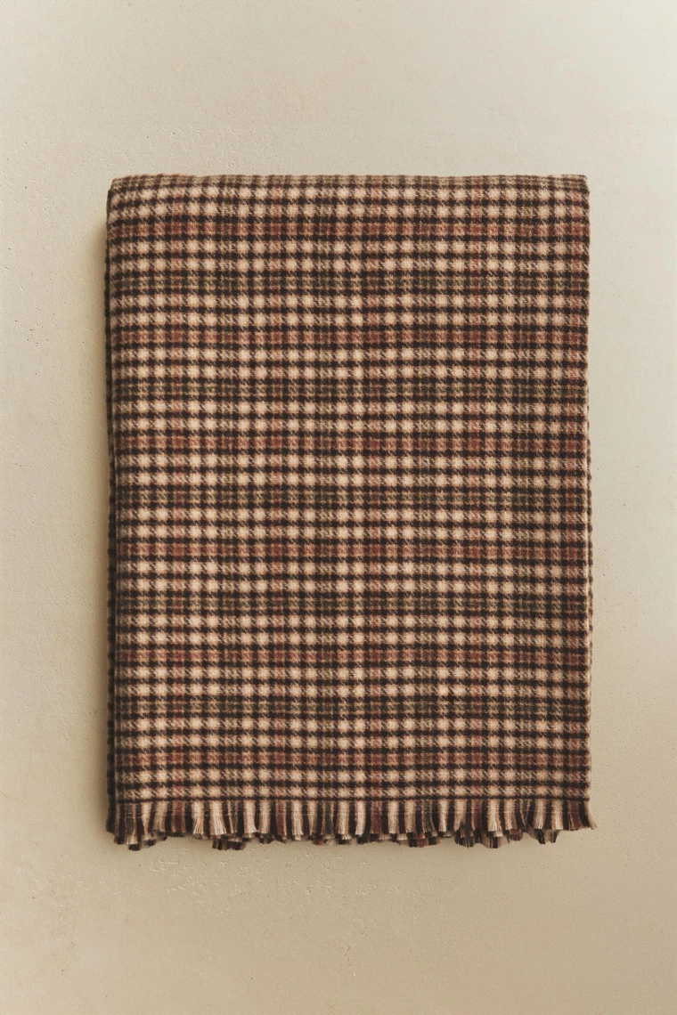 Плед в клетку с бахромой