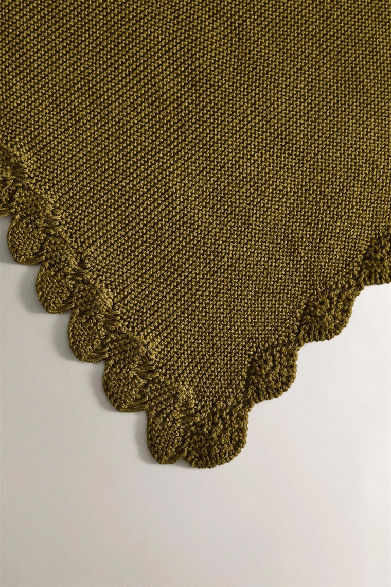 Плед для младенцев с кружевной отделкой