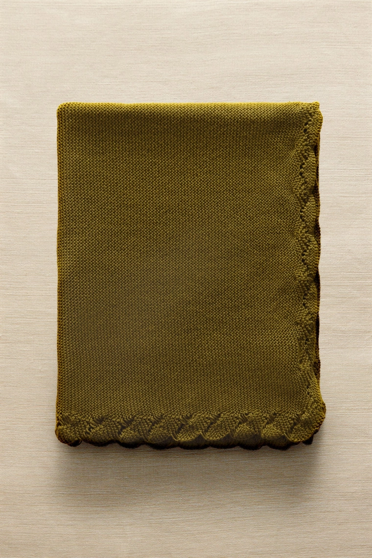 Плед для младенцев с кружевной отделкой